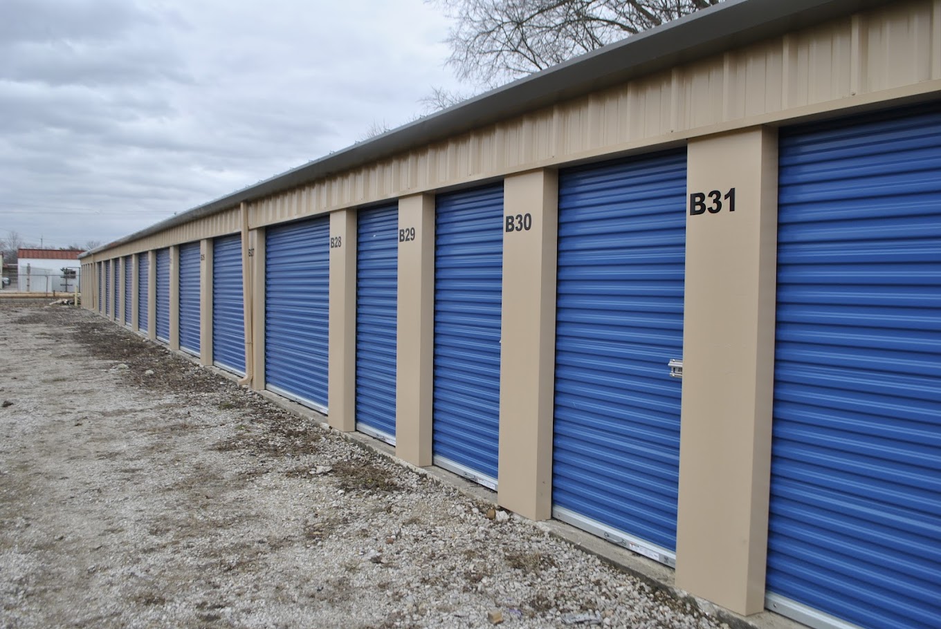 outdoor access self storage units vincennes, in